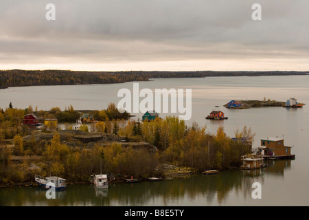 Hausboote am Ufer des Great Slave Lake, Yellowknife Nordwest-Territorien, Kanada Stockfoto