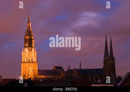 Kirche, Turm und Dom Nieuwe Kerk und Maria van Jessekerk aus Westvest 36c Delft Zuid Holland Niederlande Stockfoto