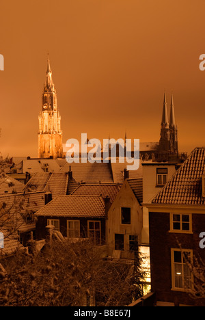 Kirche, Turm und Dom Nieuwe Kerk und Maria van Jessekerk aus Westvest 36c Delft Zuid Holland Niederlande Stockfoto