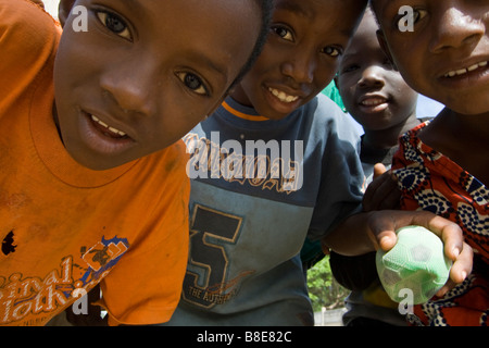 Senegalesische Boys in Dakar Westafrika Stockfoto