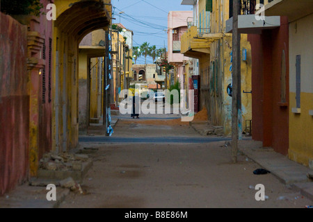 Am frühen Morgen in den Straßen von St. Louis in Senegal Westafrika Stockfoto