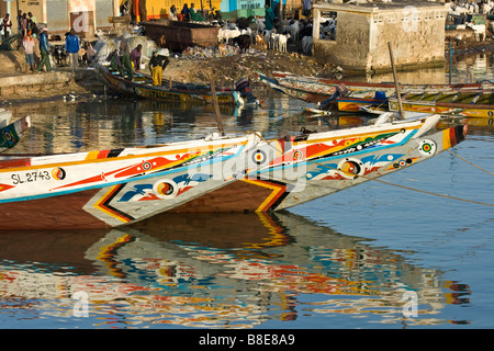 Angelboote/Fischerboote in St-Louis in Senegal Westafrika Stockfoto