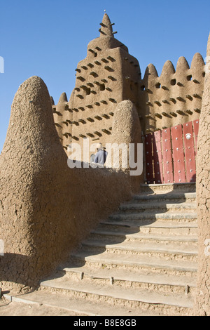 Arbeiter an der Grande-Moschee in Djenné Mali in Westafrika Stockfoto