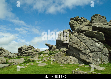 Hound Tor auf Dartmoor mit dem Granit Finger Stockfoto