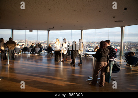 Skybar (Sky-Bar) oben auf dem Guinness Storehouse und Brauerei in Dublin Irland Stockfoto