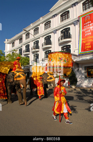 Imperial Zeremonie mit Elefanten in der Stadt Hue Hotel Saigon Morin Stockfoto