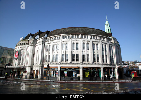 Im Weitwinkel die Broadway Theater, Rushey Green, nstige, an einem sonnigen Wintertag Stockfoto