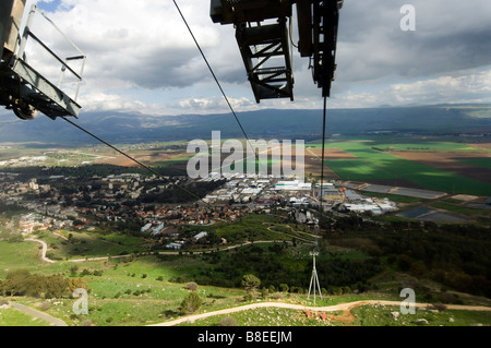 Menara Cliff Seilbahn und Blick auf das Hula-Tal Stockfoto