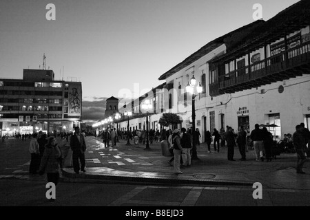 Nightscape Plaza de Bolivar, Tunja, Boyacá, Anden, Kolumbien, Südamerika Stockfoto