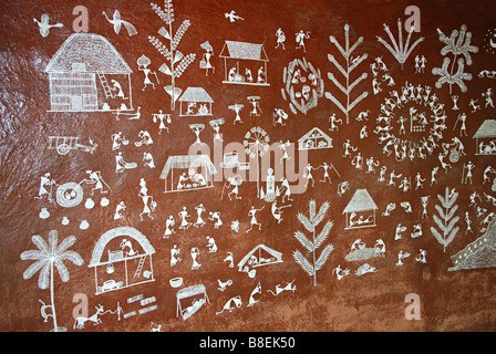 Warli Gemälde an Manav Sangrahalaya, Bhopal, Madhya Pradesh, Indien. Stockfoto