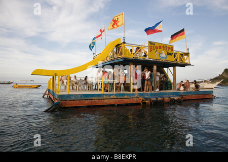 Schwimmende Bar, Sabang, Puerto Galera Stockfoto