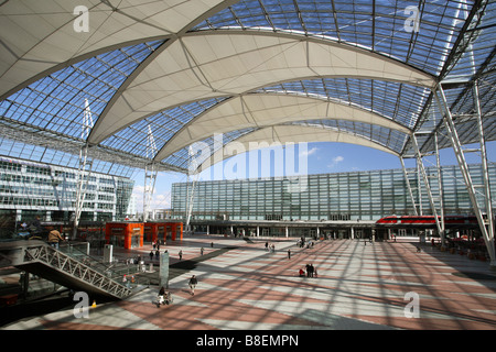 Innenansicht des Flughafen München Stockfoto