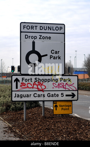 Verunstaltete Verkehrszeichen, Erdington, Birmingham UK Stockfoto