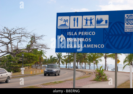 Straßenschild. Amador Causeway, Panama City, Republik von Panama, Mittelamerika Stockfoto