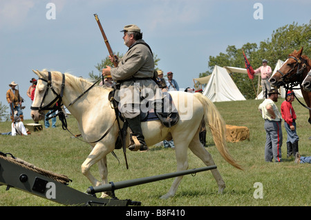 Konföderierte Kavallerie Soldat bei der Nachstellung der 1862 amerikanischer Bürgerkrieg Schlacht von Richmond Kentucky Stockfoto