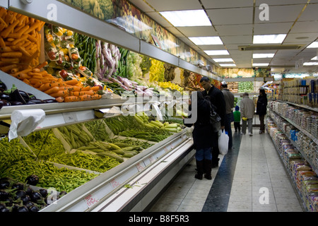 Asiatische grüne Lebensmittelhändler Wembley Nord-London Stockfoto