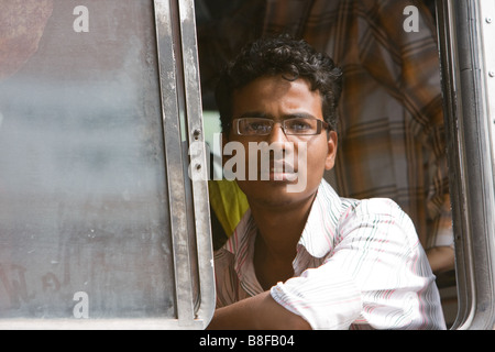 Indische männliche Pkw Bus Fenster, Jaipur, Indien Stockfoto