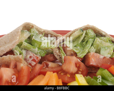 Fladenbrot gefüllt mit Salat Stockfoto