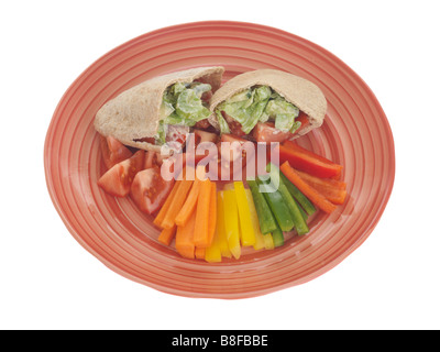 Fladenbrot gefüllt mit Salat Stockfoto