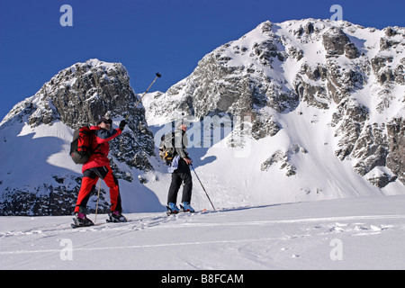 Tour Alp Skifahrer in Velka Studna Dolina Tal hohe Tatra Slowakei Stockfoto