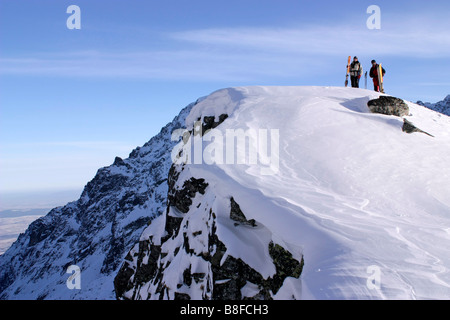 Tour Alp Skifahrer auf Top-Zbojnicky Hrb in Velka Studna Dolina Tal hohe Tatra Slowakei Stockfoto