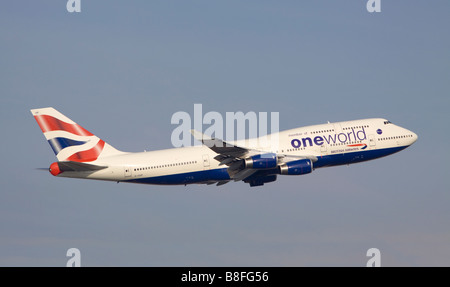 British Airways Boeing 747-436 tragen einen WM-Titel von London Heathrow Stockfoto