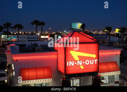 Weltberühmter in-N-Out Burger neben dem Los Angeles International Airport (LAX), Westchester CA Stockfoto