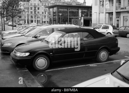 Geparkten SAAB Cabrio in Helsingborg, Schweden. Aufnahme in die große Krise im Februar 2009.  FÜR DEN REDAKTIONELLEN GEBRAUCH BESTIMMT. Stockfoto