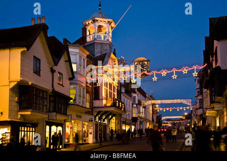 Guildford High Street, Weihnachts-Einkäufer, Surrey England UK Stockfoto