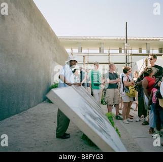 Der ehemalige Häftling Guide unter Nelson Mandela Gefängnis Robben Island Museum in Kapstadt in Südafrika in Afrika südlich der Sahara. APARTHEID Geschichte Reisen Stockfoto