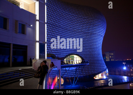 Das Kaufhaus Selfridges an der Bullring Shopping Centre Birmingham England in der Nacht Stockfoto