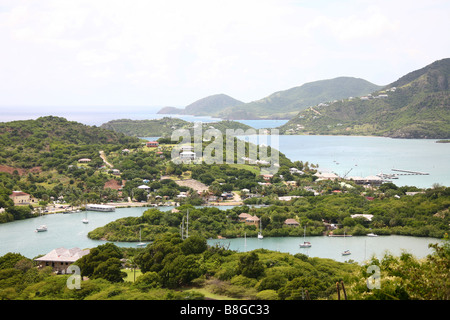 Blick vom Shirley Heights in English Harbour und Nelsons Dockyard auf der karibischen Insel Antigua in Antigua und Barbuda Stockfoto