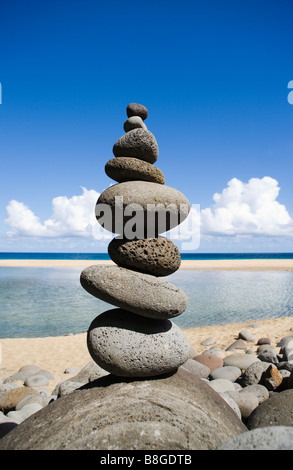 Eine beeindruckende Felsen Stack am Hanakapai Strand an der Na Pali Küste von Kauai Hawaii Stockfoto