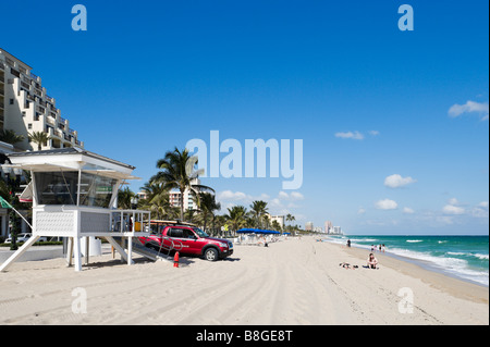 Rettungsschwimmer-Hütte am Fort Lauderdale Beach, Gold Coast, Florida, USA Stockfoto