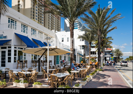 Cafe-Bar am Strand von Fort Lauderdale Beach Boulevard, Fort Lauderdale, Gold Coast, Florida, USA Stockfoto