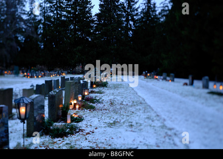 Der Friedhof Malmi in Helsinki am Heiligabend, Helsinki, Finnland, Europa. Stockfoto