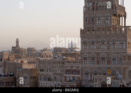 Blick über mehrstöckige Lehmhäuser in Sanaa, Jemen Stockfoto