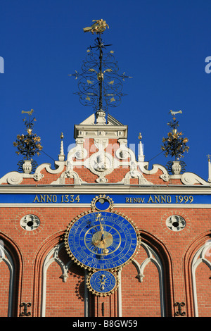 Detail der Fassade des Melngalvju Nams (Haus der Schwarzhäupter), Riga, Lettland Stockfoto