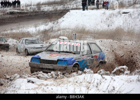 LADA 2108 IN DER WINTER-RALLYE IN TAMBOW, RUSSLAND Stockfoto