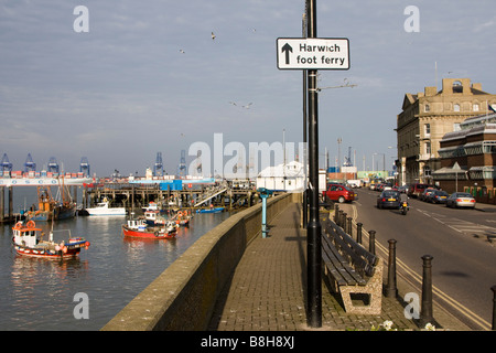 Melden Sie Harwich Fuß Fähre - Harwich Hafen Kai Essex England uk gb Stockfoto