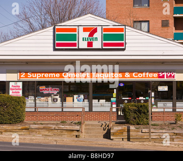 ARLINGTON, VIRGINIA, USA 7-Eleven Convenience Store Exterieur. Stockfoto