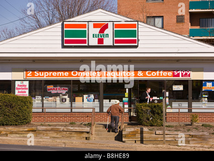 ARLINGTON, VIRGINIA, USA 7-Eleven Convenience Store Exterieur. Stockfoto