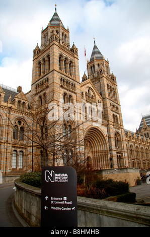 Der Haupteingang zum Natural History Museum, Kensington London.  Feb 2009 Stockfoto