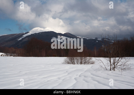 Bieszczady-Gebirge im Winter Blick auf Polonina Carynska, Nationalpark, Polen Stockfoto