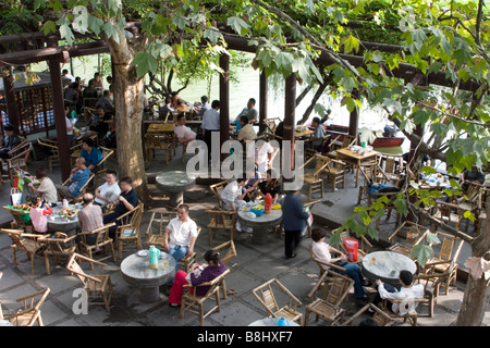 Die atmosphärischen alten Teehaus am Peoples Park in Chengdu Sichuan China Stockfoto