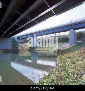 Dolland Moor Viadukt gebaut mit korrosionsbeständigem verwitterten Stahl haben erhebliche wirtschaftliche und ökologische Vorteile Stockfoto