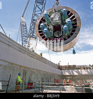 1200 Tonnen Kran Aufzüge Schild für Tunnel Boring Machine "Annie" in unterirdischen Start Kammer am Channel Tunnel Rail Link. Stockfoto