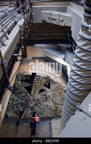 8,15 m Tunnel Boring Machine 'Annie' Durchreise Lüftungsschacht während der Ausgrabung von 7,5 km auf dem Channel Tunnel Rail Link. Stockfoto