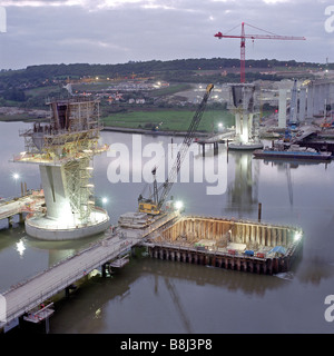 Medway Viadukt im Bau. Es ist Europas längste Highspeed-Eisenbahnbrücke und trägt den Channel Tunnel Rail Link. Stockfoto