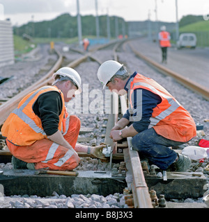 Auftragnehmer Installation Eisenbahnknoten Zugang zum Depot, die Lieferung von Ausrüstungen und Materialien für den Channel Tunnel Rail Link Stockfoto